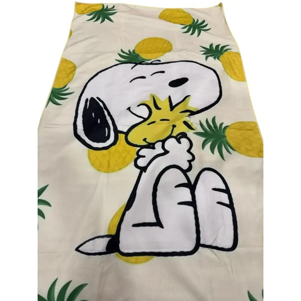 Snoopy full the pineapples beach towel